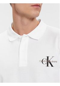 Calvin Klein Jeans Polo J30J323395 Biały Regular Fit. Typ kołnierza: polo. Kolor: biały. Materiał: bawełna #4