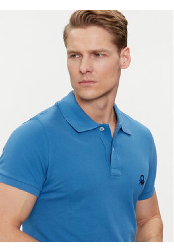 United Colors of Benetton - United Colors Of Benetton Polo 3089J3178 Niebieski Regular Fit. Typ kołnierza: polo. Kolor: niebieski. Materiał: bawełna