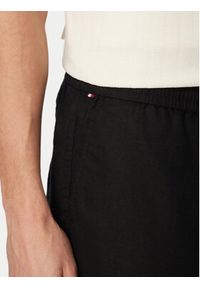 TOMMY HILFIGER - Tommy Hilfiger Szorty materiałowe Dover MW0MW44354 Czarny Regular Fit. Kolor: czarny. Materiał: len #2
