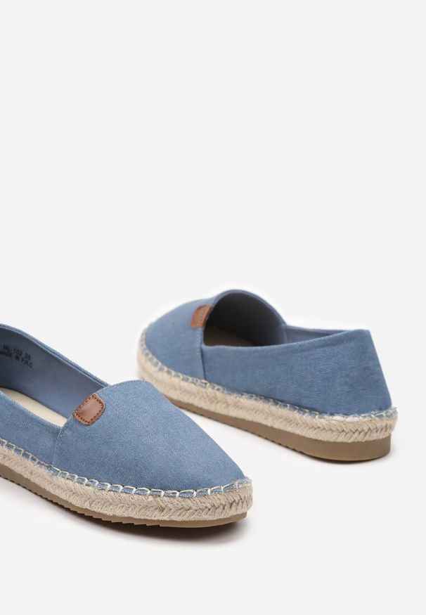 Born2be - Niebieskie Espadryle na Płaskiej Podeszwie Ozdobione Plecionką z Juty Vethalia. Okazja: na spacer. Zapięcie: bez zapięcia. Kolor: niebieski. Materiał: jeans, len. Wzór: aplikacja. Sezon: lato. Obcas: na płaskiej podeszwie
