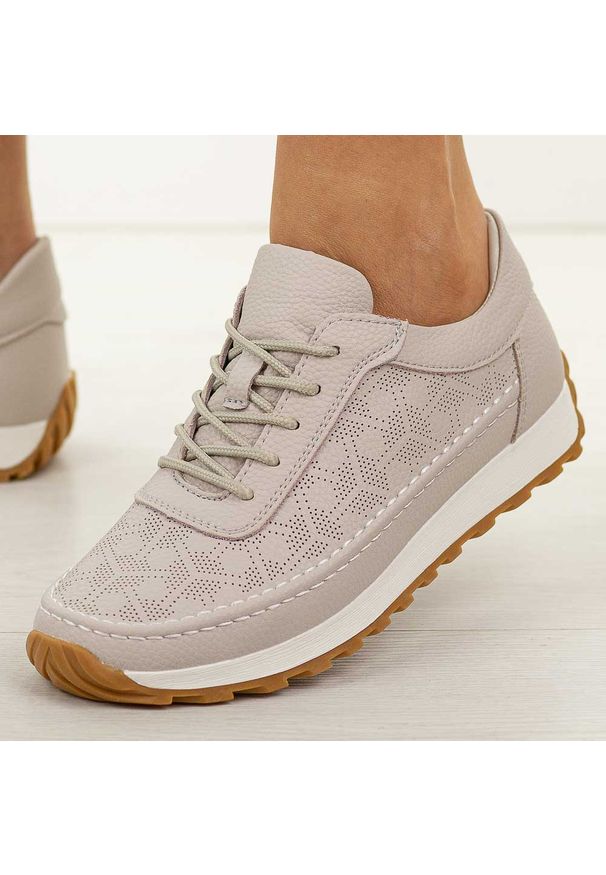 Szare skórzane półbuty damskie Sergio Leone Sp001. Okazja: na co dzień. Nosek buta: okrągły. Zapięcie: sznurówki. Kolor: szary. Materiał: skóra. Szerokość cholewki: normalna. Sezon: wiosna, lato, jesień. Styl: elegancki, casual, klasyczny, sportowy