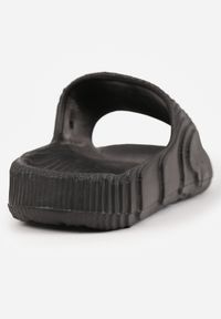 Renee - Czarne Piankowe Klapki z Ozdobnym Tłoczeniem Eupnia. Kolor: czarny #3