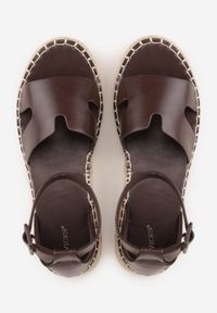 Born2be - Ciemnobrązowe Sandały VICES na Grubej Plecionej Podeszwie Meztora. Okazja: na co dzień. Zapięcie: sprzączka. Kolor: brązowy. Wzór: ażurowy. Sezon: lato. Styl: casual, klasyczny, elegancki #6