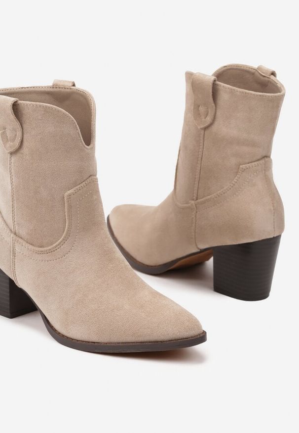 Born2be - Ciemnobeżowe Botki Kowbojki Vices na Obcasie Florefedi. Nosek buta: szpiczasty. Kolor: beżowy. Materiał: jeans. Obcas: na obcasie. Styl: klasyczny. Wysokość obcasa: średni