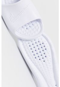 Nike Sportswear Klapki damskie kolor biały. Kolor: biały. Materiał: materiał, guma. Wzór: gładki #2
