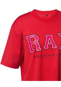 REDEMPTION ATHLETIX - Różowy t-shirt z bawełny organicznej. Kolor: różowy, wielokolorowy, fioletowy. Materiał: bawełna. Wzór: aplikacja, nadruk. Styl: sportowy #2