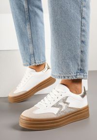 Renee - Złoto-Białe Sneakersy w Stylu Tenisówek Ozdobione Geometrycznym Wzorem Tolivanna. Okazja: na co dzień. Zapięcie: sznurówki. Kolor: złoty. Materiał: jeans. Wzór: geometria, aplikacja #6