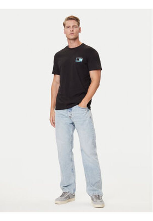 Tommy Jeans T-Shirt Pop Color Flag DM0DM21577 Czarny Regular Fit. Kolor: czarny. Materiał: bawełna
