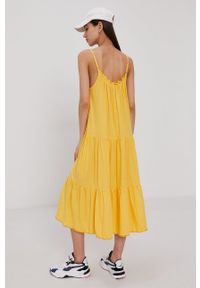 Superdry Sukienka kolor żółty midi prosta. Kolor: żółty. Materiał: dzianina. Długość rękawa: na ramiączkach. Wzór: gładki. Typ sukienki: proste. Długość: midi #2