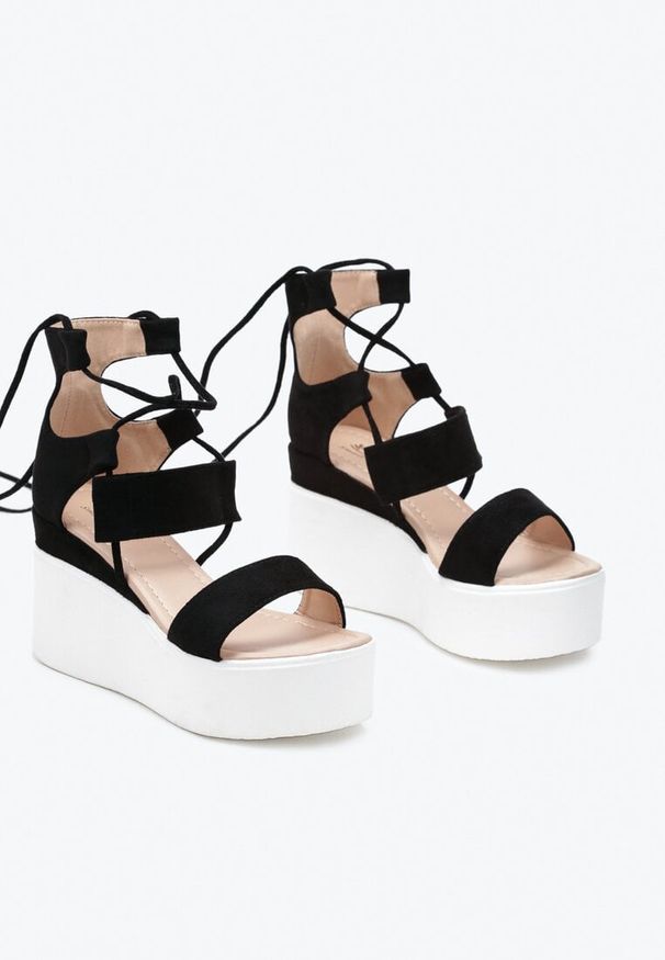 Renee - Czarne Sandały na Koturnie z Wiązaniem wokół Łydki Scadira. Okazja: na co dzień. Zapięcie: sznurówki. Kolor: czarny. Obcas: na koturnie. Styl: casual. Wysokość obcasa: średni