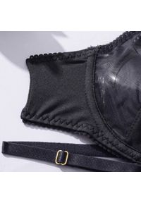 Intica - Stanik z fiszbinami i regulowanymi ramiączkami w eleganckim stylu Maricruz. Kolor: czerwony. Materiał: materiał #11