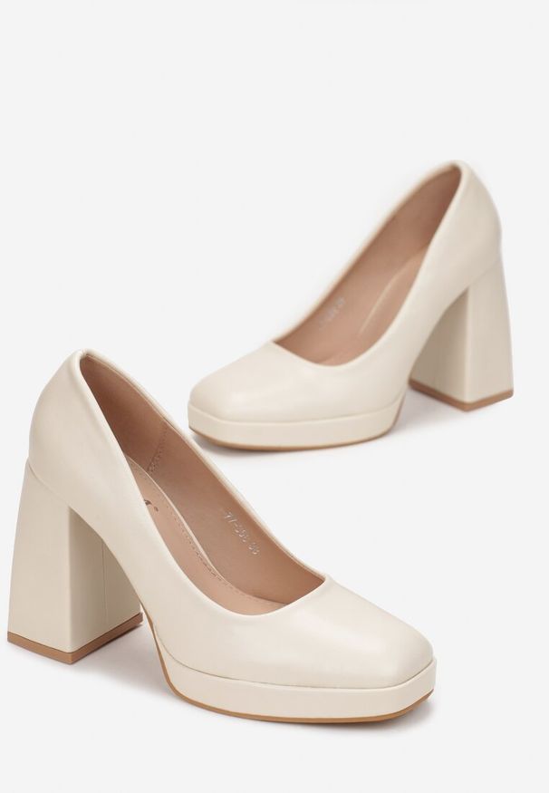 Renee - Beżowe Czółenka Caeilea. Kolor: beżowy. Wzór: jednolity. Obcas: na platformie. Styl: elegancki