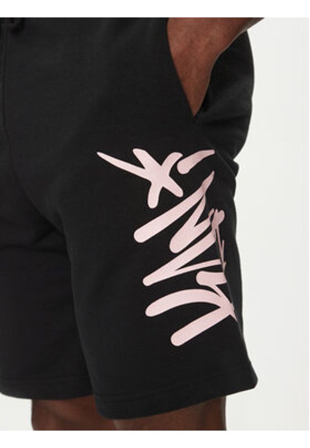 Karl Kani Szorty sportowe Tag 60130134 Czarny Regular Fit. Kolor: czarny. Materiał: syntetyk, bawełna. Styl: sportowy