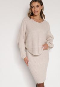 Born2be - Ciemnobeżowy Dzianinowy Komplet Prążkowany Sukienka i Sweter o Kroju Nietoperz Wederela. Kolor: beżowy. Materiał: prążkowany, dzianina #1