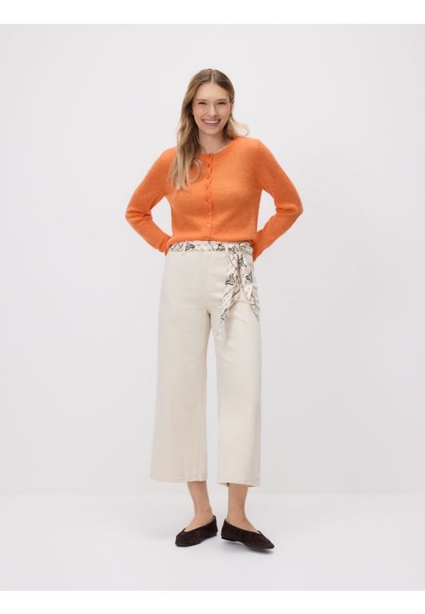 Reserved - Jeansy culotte z chustką - kremowy. Kolor: kremowy