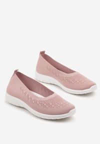 Born2be - Różowe Wsuwane Tenisówki z Delikatną Perforacją Firsedi. Okazja: na co dzień. Zapięcie: bez zapięcia. Kolor: różowy. Materiał: jeans. Styl: elegancki, casual #4