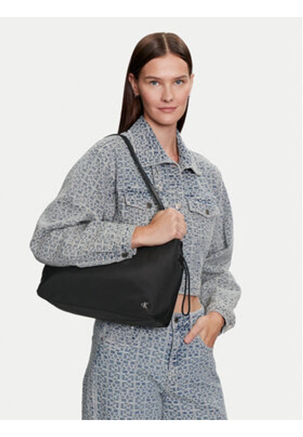 Calvin Klein Jeans Torebka K60K612369 Czarny. Kolor: czarny