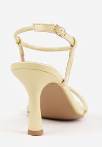 Renee - Żółte Sandały na Klepsydrze z Paskiem Wokół Kostki w Eleganckim Stylu Peraris. Zapięcie: pasek. Kolor: żółty. Materiał: koronka, satyna. Wzór: koronka, gładki. Sezon: lato. Obcas: na obcasie. Styl: elegancki. Wysokość obcasa: średni #8