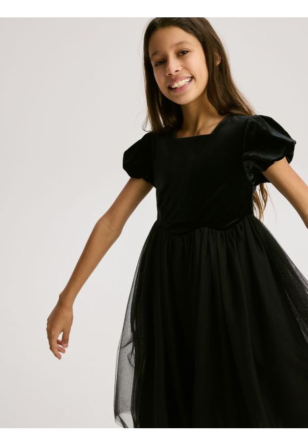 Reserved - Sukienka z łączonych materiałów - czarny. Kolor: czarny. Materiał: materiał