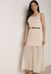 Born2be - Beżowa Dwuwarstwowa Sukienka Dzianinowa z Wiskozą i Paskiem z Klamrą Arkesia. Okazja: na co dzień, na spotkanie biznesowe. Kolor: beżowy. Materiał: dzianina, wiskoza. Typ sukienki: proste. Styl: casual, biznesowy, elegancki #4
