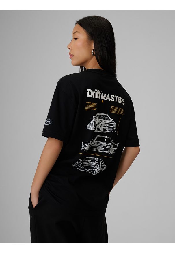 4f - 4F T-shirt loose z nadrukiem uniseks 4F x Drift Masters - czarny 3XL. Okazja: na co dzień. Kolor: czarny. Materiał: bawełna, dzianina. Wzór: nadruk. Styl: street, casual, sportowy