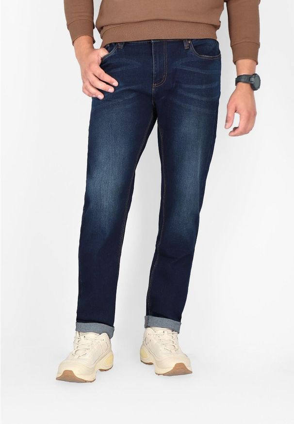 Volcano - Niebieskie jeansy męskie regularny krój D-JERRY 37. Kolor: niebieski. Styl: klasyczny