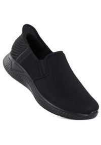 Półbuty sportowe męskie tekstylne slip on czarne NEWS 170-M. Zapięcie: bez zapięcia. Kolor: czarny. Materiał: tkanina. Szerokość cholewki: normalna. Styl: sportowy #1