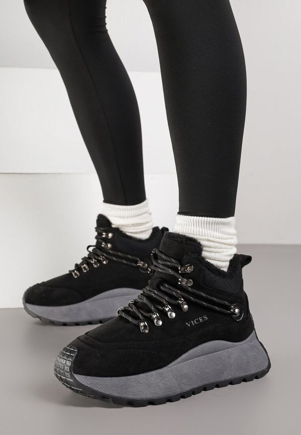 Renee - Czarne Sneakersy Śniegowce Vices na Platformie w Sportowym Stylu Nelsella. Okazja: na spacer, na co dzień. Kolor: czarny. Materiał: jeans. Szerokość cholewki: normalna. Obcas: na platformie. Sport: turystyka piesza