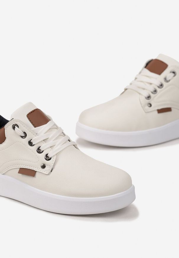 Born2be - Białe Sznurowane Buty Sportowe przed Kostkę ze Wstawkami z Ekoskóry Fastena. Wysokość cholewki: przed kostkę. Kolor: biały. Materiał: materiał. Szerokość cholewki: normalna