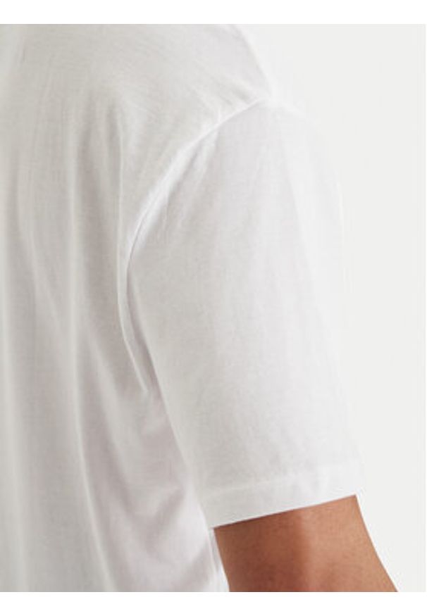 Quiksilver T-Shirt Salt Water EQYZT08205 Biały Comfort Fit. Kolor: biały. Materiał: bawełna