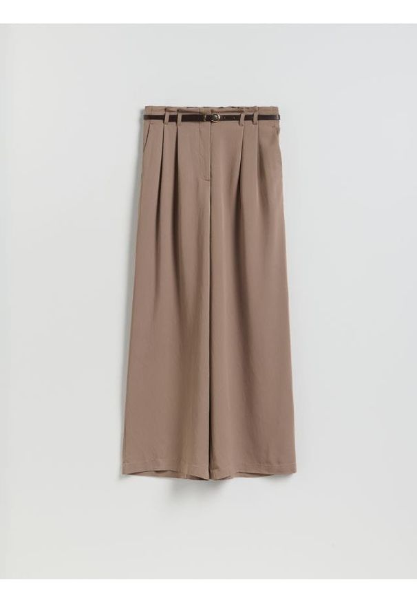 Reserved - Spodnie z wiskozą - beżowy. Kolor: beżowy. Materiał: wiskoza