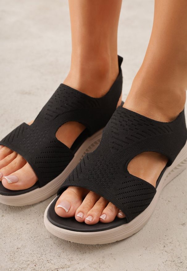 Born2be - Czarne Sportowe Sandały na Grubej Podeszwie z Elastyczną Cholewką i Piankową Wkładką Nicthil. Okazja: na co dzień. Zapięcie: bez zapięcia. Kolor: czarny. Materiał: jeans. Sezon: lato. Styl: sportowy