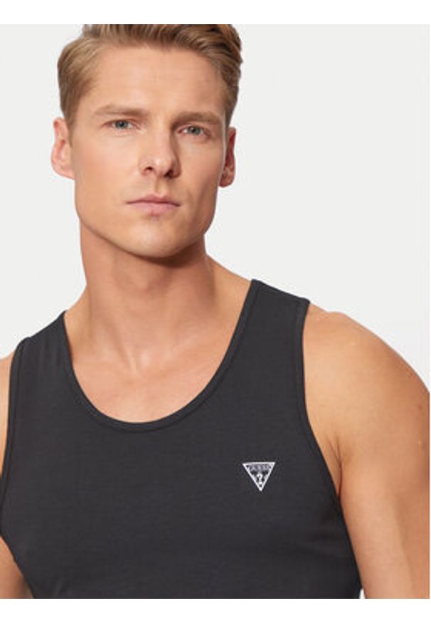 Guess Tank top U97M02 KCD31 Czarny Regular Fit. Kolor: czarny. Materiał: bawełna