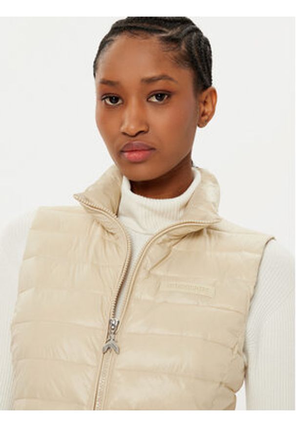 Patrizia Pepe Bezrękawnik 8O0172/A503-B814 Beżowy Regular Fit. Kolor: beżowy. Materiał: syntetyk. Długość rękawa: bez rękawów