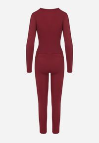 Born2be - Bordowy Komplet Sportowy Legginsy i Bluzka z Długim Rękawem Toretta. Kolor: czerwony. Wzór: aplikacja #3