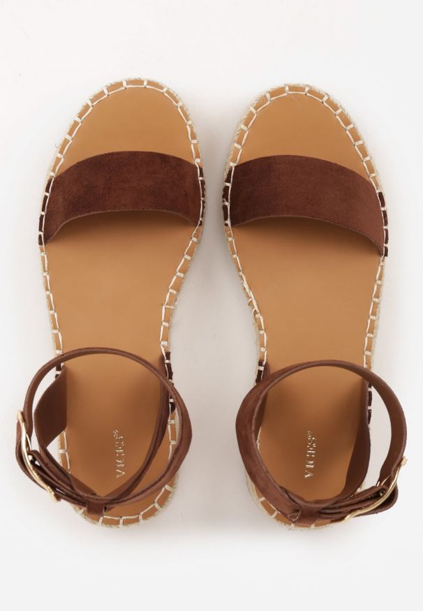 Renee - Ciemnobrązowe Sandały VICES na Platformie Ozdobione Plecionką z Juty Pellitoris. Kolor: brązowy. Wzór: aplikacja. Sezon: lato. Obcas: na platformie. Styl: elegancki