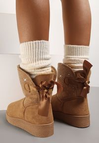 Renee - Camelowe Śniegowce Susitna. Wysokość cholewki: przed kolano. Nosek buta: okrągły. Zapięcie: bez zapięcia. Materiał: futro, materiał, satyna. Szerokość cholewki: normalna. Wzór: aplikacja. Sezon: zima. Styl: glamour #4