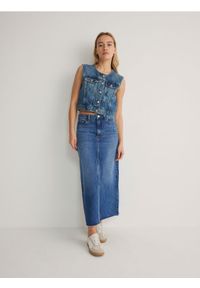 Reserved - Jeansowa spódnica midi - niebieski. Kolor: niebieski. Materiał: jeans. Styl: klasyczny