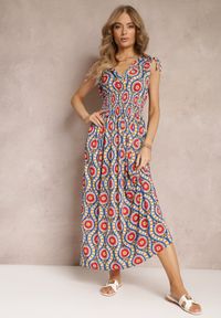 Renee - Niebiesko-Czerwona Rozkloszowana Sukienka z Wiskozy w Fantazyjny Print Karlene. Kolor: czerwony. Materiał: wiskoza. Wzór: nadruk. Styl: wakacyjny. Długość: maxi
