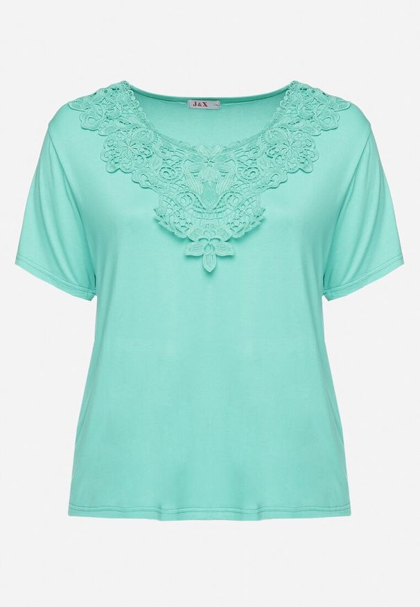 Born2be - Zielony Klasyczny T-shirt z Koronką przy Dekolcie Fioma. Okazja: na spotkanie biznesowe. Kolor: zielony. Materiał: koronka. Wzór: koronka. Styl: klasyczny