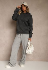 Renee - Ciemnoszara Bluza z Kapturem Ozdobiona Ściągaczami Invila. Okazja: na co dzień. Typ kołnierza: kaptur. Kolor: szary. Wzór: aplikacja. Styl: casual, elegancki #5