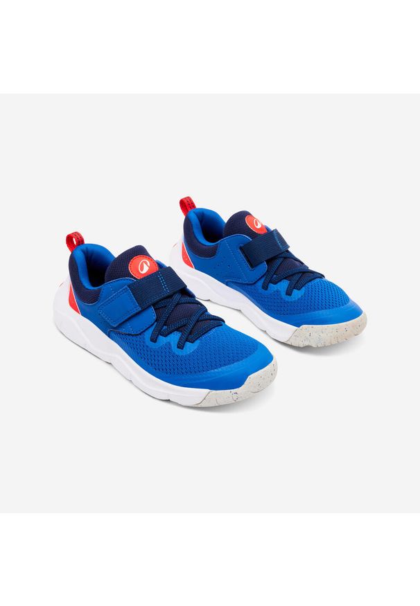 Buty dla dzieci Decathlon Playful Fast Scratch. Kolor: niebieski, czerwony, wielokolorowy. Materiał: tkanina. Szerokość cholewki: normalna. Sport: turystyka piesza