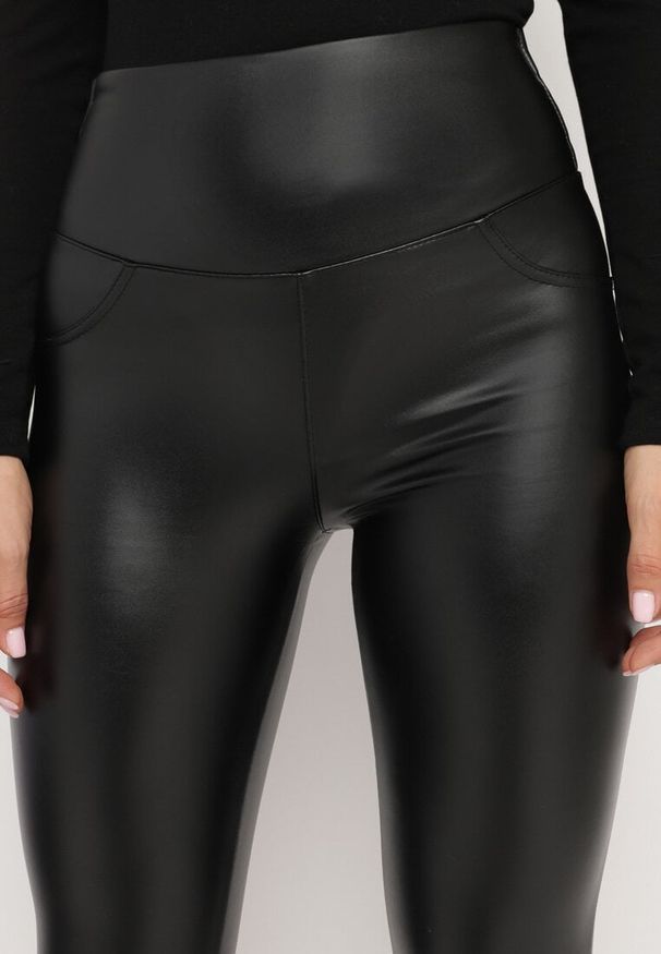 Born2be - Czarne Legginsy z Imitacji Skóry i Kieszeni z Wysokim Stanem Olabria. Okazja: na co dzień. Stan: podwyższony. Kolor: czarny. Materiał: skóra. Styl: casual, elegancki