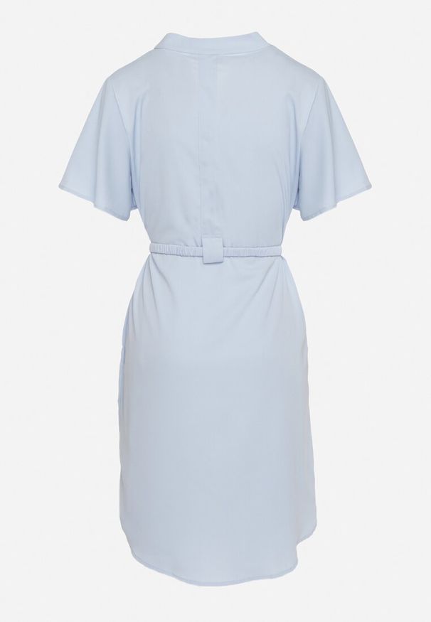 Born2be - Niebieska Sukienka Trapezowa z Koszulową Górą i Materiałowym Paskiem w Talii Vikiiona. Okazja: na spotkanie biznesowe. Typ kołnierza: dekolt w kształcie V. Kolor: niebieski. Materiał: materiał. Długość rękawa: krótki rękaw. Typ sukienki: koszulowe, trapezowe. Styl: biznesowy