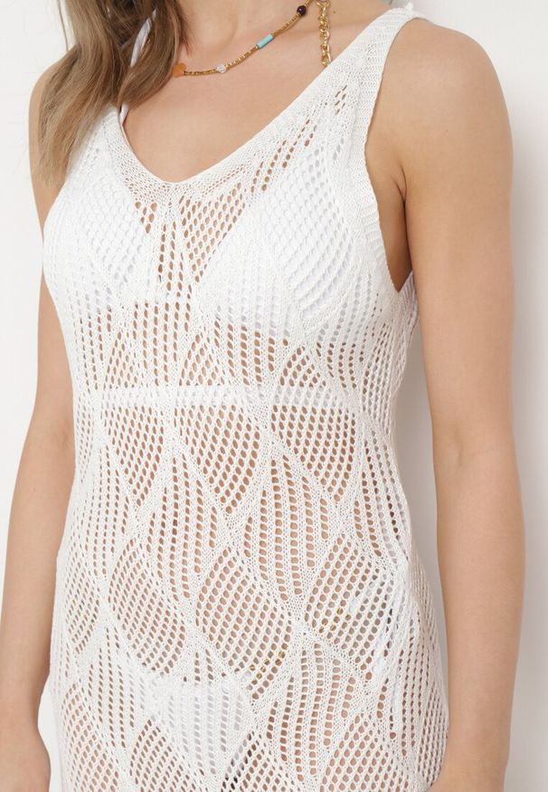 Born2be - Biała Sukienka Ażurowa Bez Rękawów o Dopasowanym Fasonie Cotta. Okazja: na imprezę. Kolor: biały. Długość rękawa: bez rękawów. Wzór: ażurowy. Sezon: lato. Typ sukienki: dopasowane. Styl: elegancki