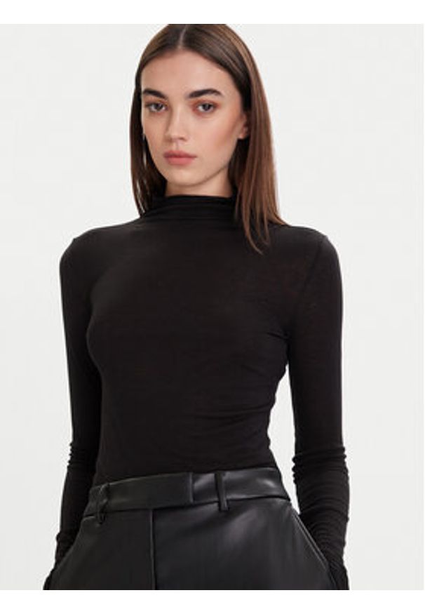 Calvin Klein Sweter LV044D239G Czarny Slim Fit. Kolor: czarny. Materiał: wełna, lyocell