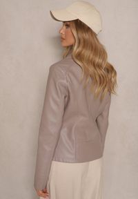 Renee - Ciemnobeżowa Kurtka w Stylu Ramoneski z Suwakiem i Napami Mevira. Okazja: na co dzień. Kolor: beżowy. Materiał: jeans. Styl: wizytowy, casual, rockowy #3