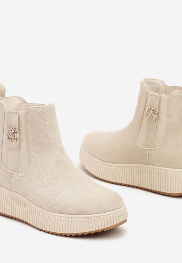 Born2be - Beżowe Botki Sztyblety na Platformie z Metalowym Detalem przy Cholewce Danellia. Okazja: na co dzień. Kolor: beżowy. Materiał: jeans. Szerokość cholewki: normalna. Obcas: na platformie. Styl: casual, elegancki