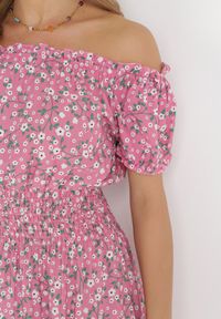 Born2be - Różowa Bawełniana Sukienka Hiszpanka w Kwiaty z Marszczoną Gumką w Talii Rosaliya. Typ kołnierza: dekolt hiszpanka. Kolor: różowy. Materiał: bawełna. Wzór: kwiaty #3