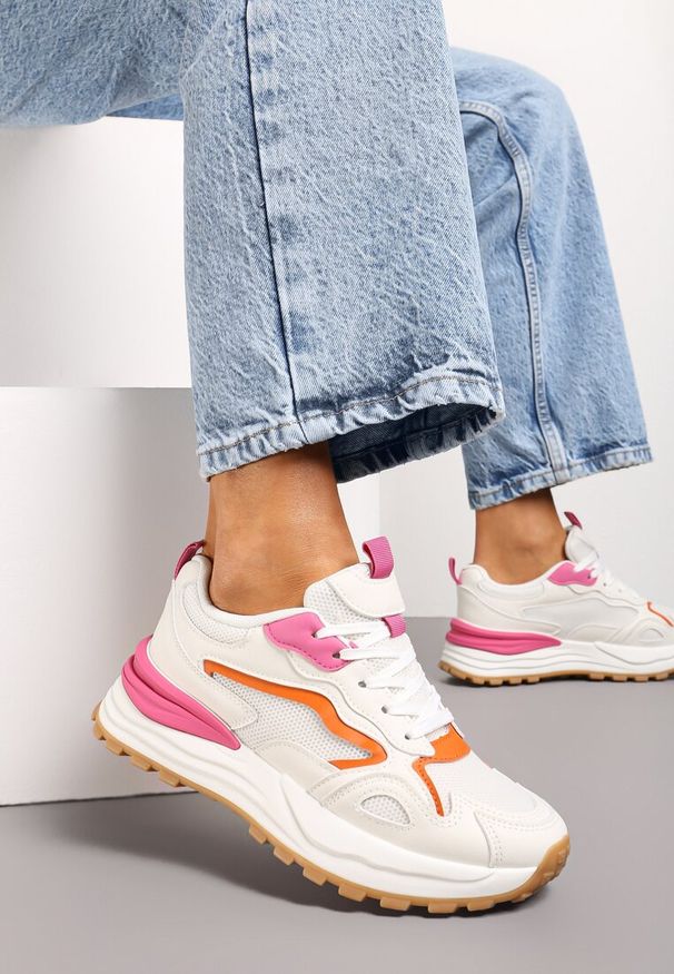 Born2be - Beżowo-Różowo Sneakersy na Grubej Podeszwie z Siateczką Otrix. Nosek buta: okrągły. Zapięcie: sznurówki. Kolor: beżowy. Materiał: materiał. Obcas: na obcasie. Wysokość obcasa: niski
